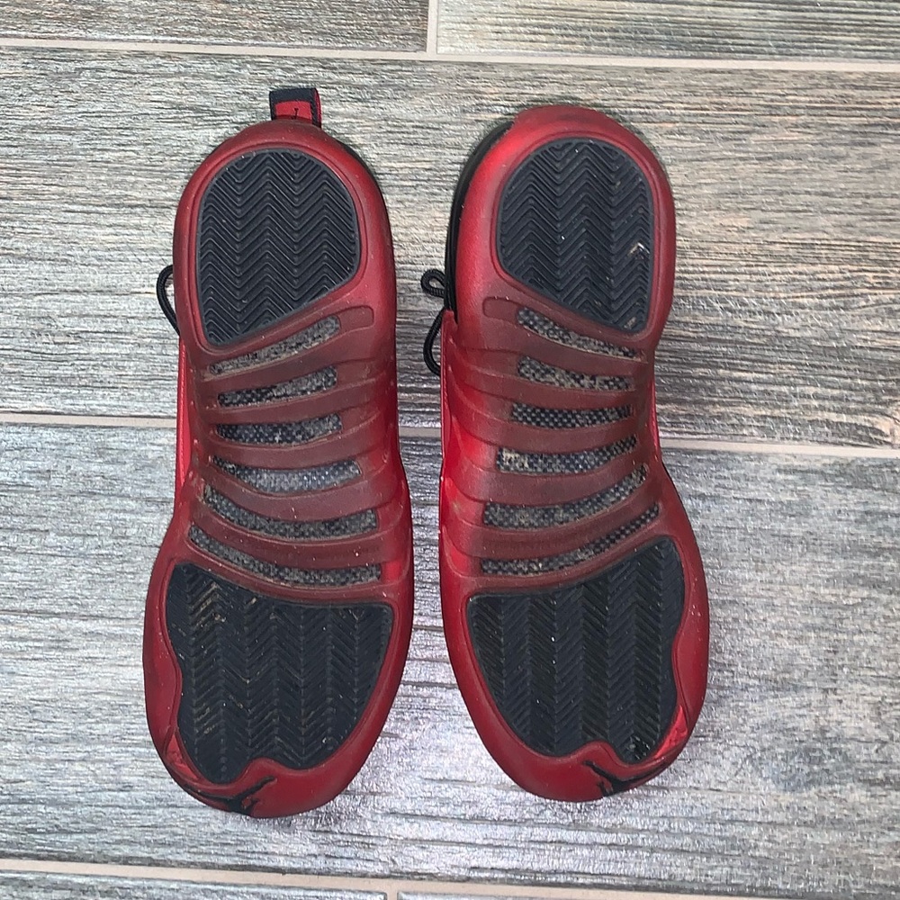 Air Jordan 12 Retro BG Flu - Picture 4 of 7